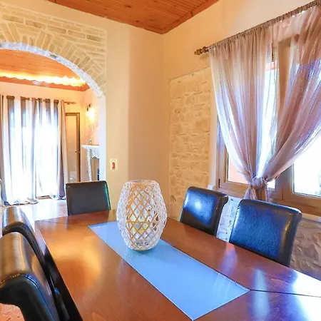 Alkinoos Villa *