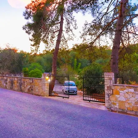 Alkinoos Villa