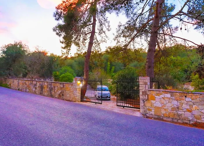 Alkinoos Villa